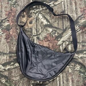 Uniqlo C Faux Leather Round Shoulder Bag - Black H68
